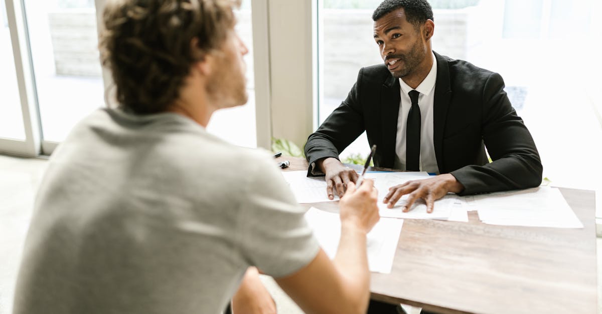 courtier en assurance invalidité : trouvez la meilleure couverture adaptée à vos besoins pour protéger votre avenir financier en cas d'incapacité de travail.